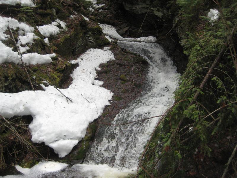 Smooth drops over conglomerate