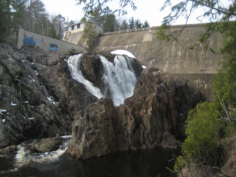 Large rocks blocking the waterfall