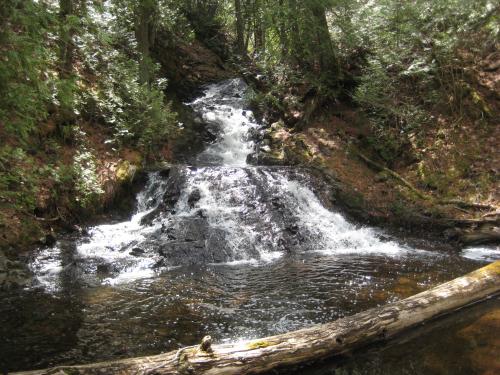 Fanning drop into a deep pool