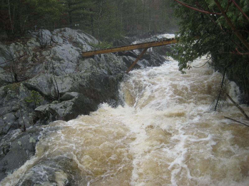 Crazy footbridge over the drops
