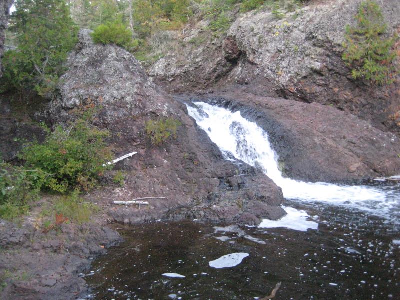 Small upper drop between conglomerate