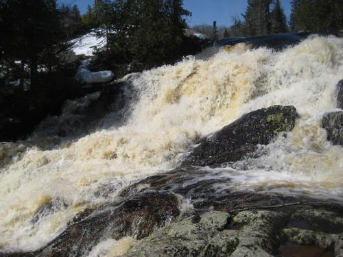 Gushing angry water over the rock pillow