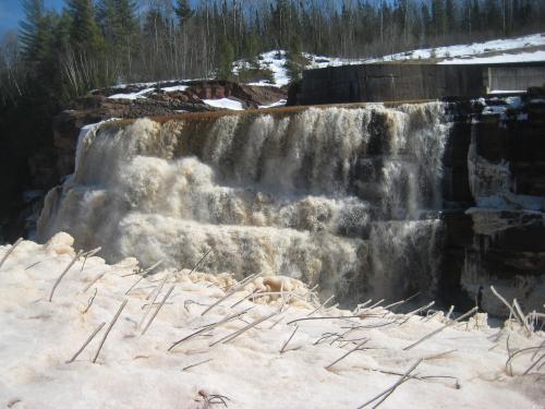 Open spillway on Victoria Dam