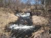 Dead grass and small drops above the main falls